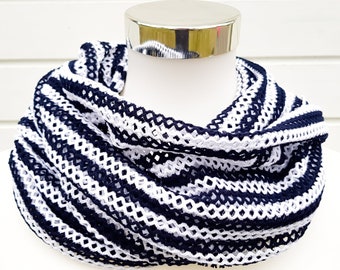 Loop scarf for spring and summer made of mesh in black and white