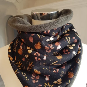 Slip-on scarf made of fleece and cotton jersey in black with autumn motifs