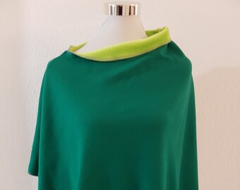 Poncho made of Alpine fleece in green plain