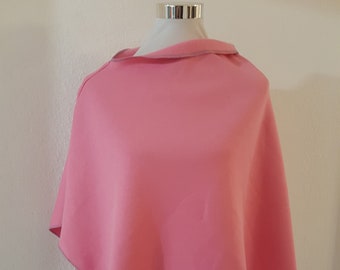 Poncho / cape made of winter sweat in pink plain