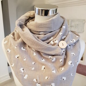 Wrap scarf for spring in gray with flowers