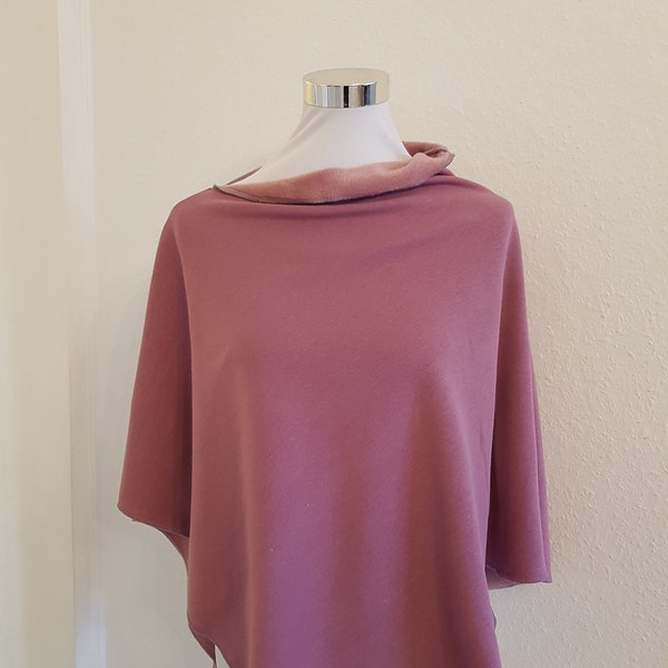 Poncho aus Alpenfleece in Aubergine Uni