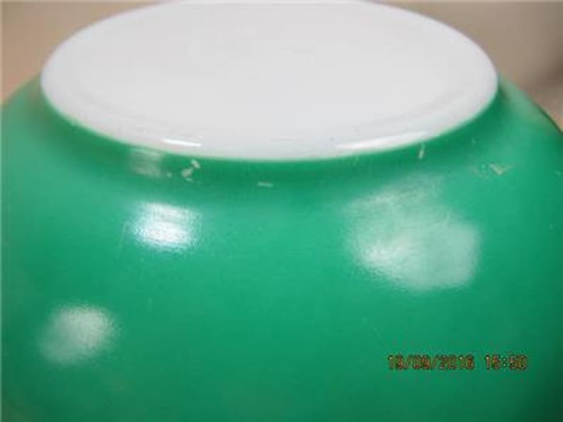 Set of 4 Pyrex Primary Colored Mixing Bowls Yellow Green Red Blue