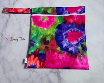 Medium Wet Bag for Cloth Diapers & Cloth Pads | Waterproof Reusable Wetbag | Period Pad Storage | Eco Friendly Diaper Bag | Travel Wet Bag