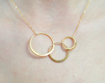 Personalized Linked Circles Necklace - Children Name Necklace - Engraved Necklace - Family Necklace - Layer Necklace - Mother Gift