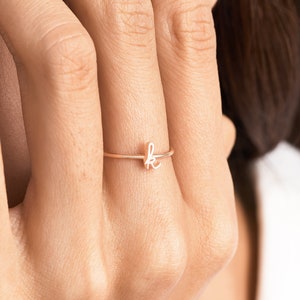 Anel Inicial Personalizado - Anel Com Letra - Anel Delicado - Anéis Empilháveis - Presente Para Mãe - Presente De Natal