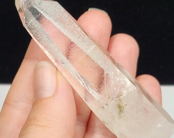 Starbrary Quartz Crystal 3.3in or 8.5cm Long- Corinto, Brazil- Wand like, Silky, 'Star Map' Lines, Green Mica or Chlorite Band- EJ19