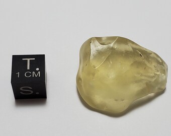 Libyan Desert Glass Impactite, Tektite- 10.3 Grams- Museum Quality from Egypt- Rich Color, Cristobalite Spheres, Smooth, Palm Stone- G2