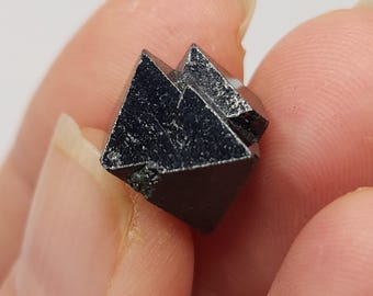 Natural Magnetite Crystal, 4.5gram, Pakistan: Geometric Octohedron, Magnetic, Lodestone, Rare Size- C37