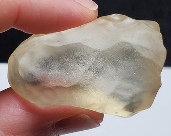 Libyan Desert Glass Impactite, Tektite- 18.5 Grams- Museum Quality Piece from Egypt- Rich Color, Smooth, Perfect Thumb Groove- G25