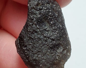 7.8 Grams or 39 Carat Agni Manitite- 'Agni Mani' Translucent Psuedotektite- from Java Indonesia- Beautiful Specimens- D26