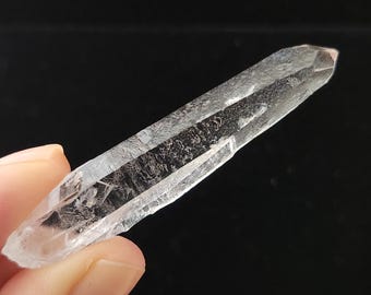 Starbrary Quartz Crystal: 2.6in or 6.5cm Long- Corinto, Brazil- Optical Record Keepers- EL23