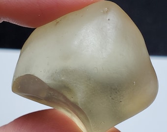 Libyan Desert Glass Impactite, Tektite From Egypt- 23.8 Grams- Facet Grade- Rich Color, Silky Smooth, Palm Stone- G17