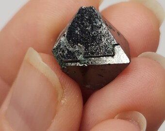 Natural Magnetite Crystal, 5.4gram, Pakistan: Geometric Octohedron, Magnetic, Lodestone, Rare Size- C34