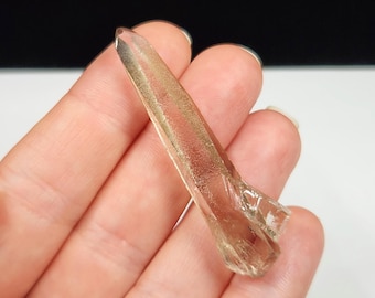 Slender Champagne Smokey Starbrary Quartz- 2.2in or 5.5cm long- Tomás Gonzaga, Curvelo, Brazil- Empathic Child, 'Stardust Crystal'- B14