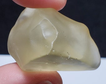 Libyan Desert Glass Impactite, Tektite- 23.7 Grams- Museum Quality Piece from Egypt- Rich Color, Smooth Gem, Palm Stone- G24