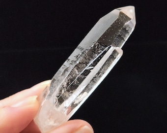 Twin Starbrary Quartz Crystal: 3.1in or 7.9cm Long- Corinto, Brazil- Optical Record Keepers- EL3