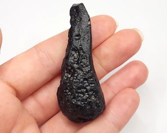 Tektite from Thailand: 32.1 Grams- Thailandite, Elongated Drop Shape, Matte Luster- TU28