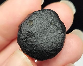 Australite Tektite from South Australia- 9.3 gram- Australasian Impact- Top Quality Core, Beautiful Unique Luster- A2