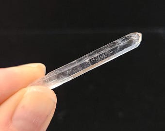 Optical Lemurian Quartz Santander Colombia: 4.2cm or 1.7in long White Feather Point- E6