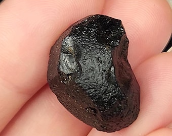 Australite Tektite from South Australia- 5.6 gram- Australasian Impact- Irregular Shape Core Heart- A4