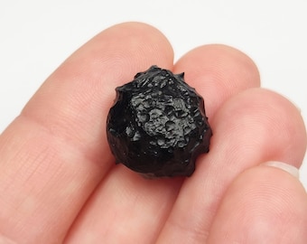 Billitonite Tektite 'Batu Satam': 3.6grams, Belitung Island, Indonesia- Rare Find, Beautiful Glossy Exterior- SM31