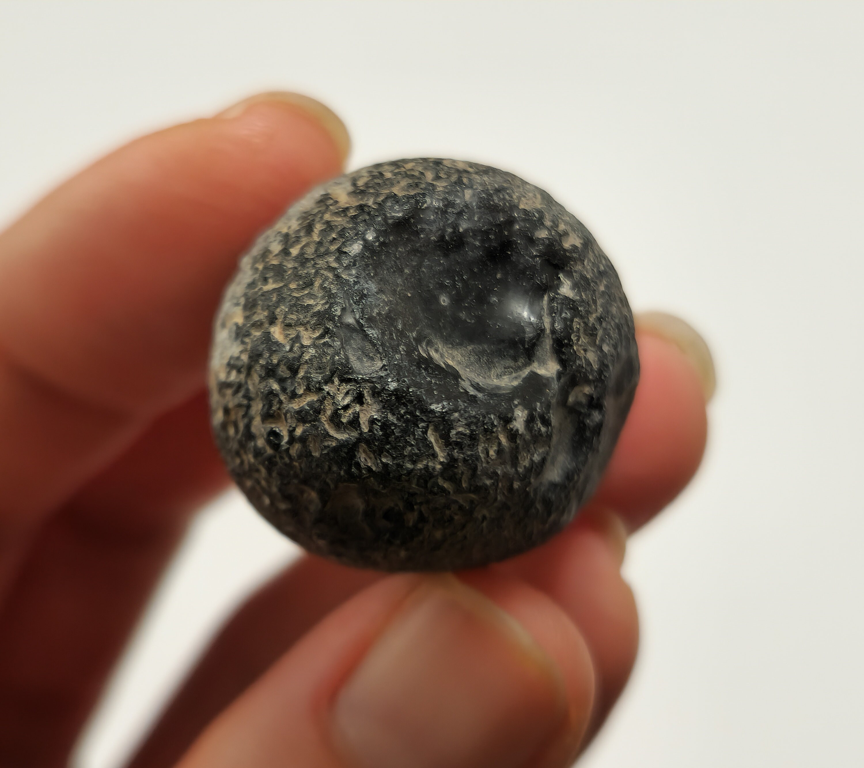 Genuine Saffordite Gemstone - Rare Arizona Tektite Specimen (20-30 Carat)