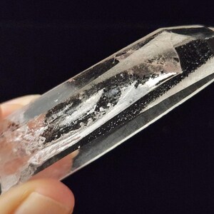 Stjärnkvarts: 6,5 cm lång - Corinto, Brasilien - 'kodat' hydrotermiskt plan - EL24