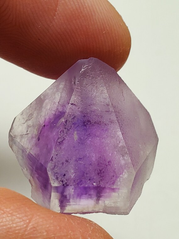 アメジストのポイント 楽天市場】アメジスト ファントム ポイント 六角柱 【約156g