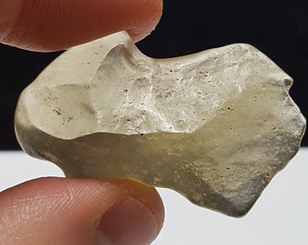 Libyan Desert Glass Impactite, Tektite 9.6 Grams or 48 Carat- Excellent Clarity and Color- AAA Grade- Tool Shape, Possible Artifact- D27