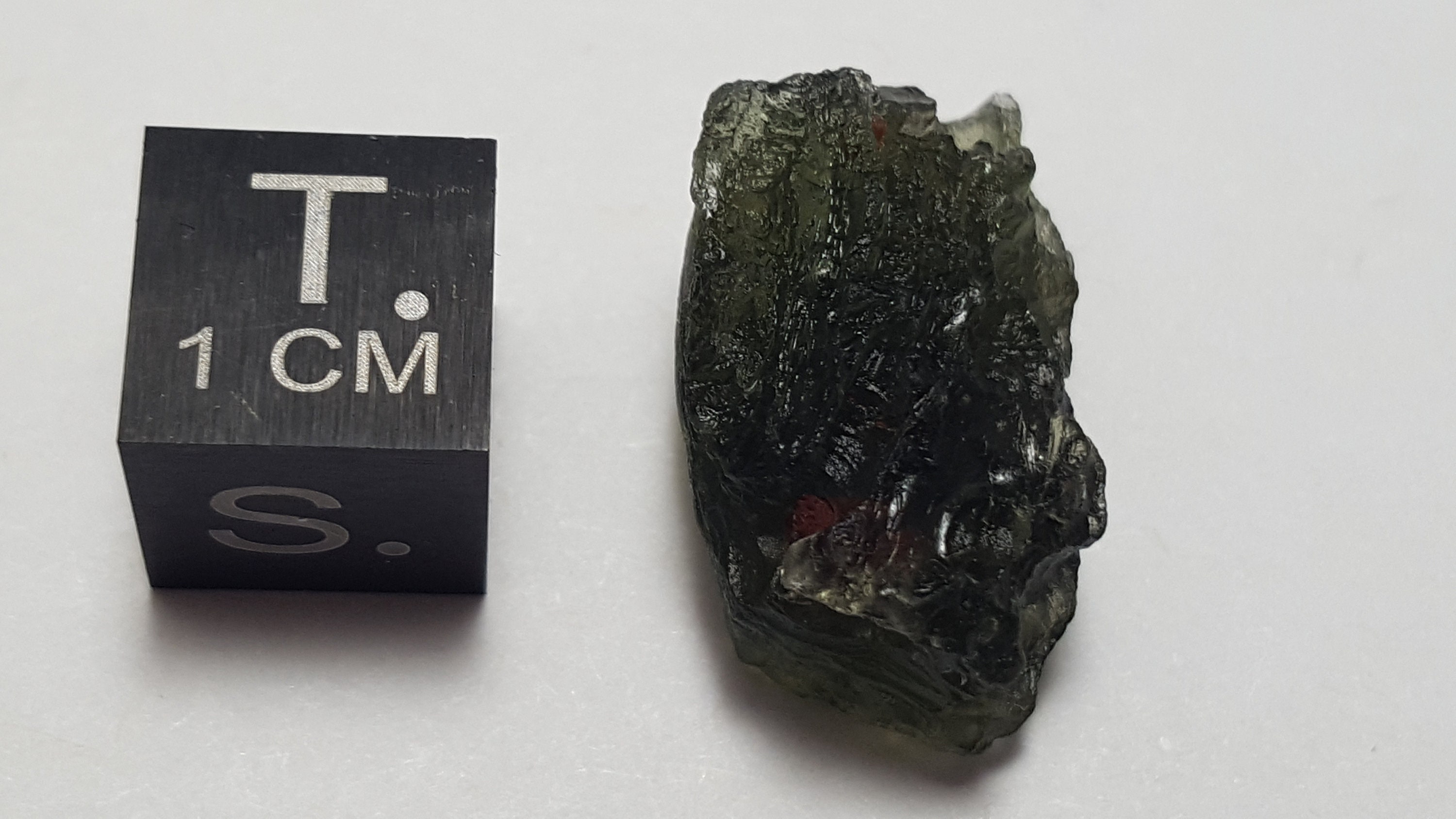 Superbe Tectite Moldavite Authentique - 0,70 Grammes - Pierre De Collection Jurassic Jewellery