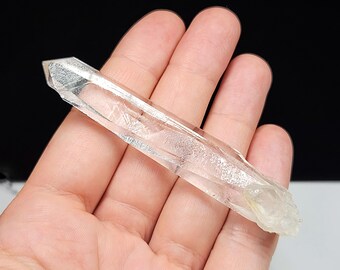 Starbrary Quartz Crystal 3.3in or 8.4cm Long- Corinto, Brazil- Lattice Style Key, Plug Nodule Base, Slender Pencil like Wand- EJ22