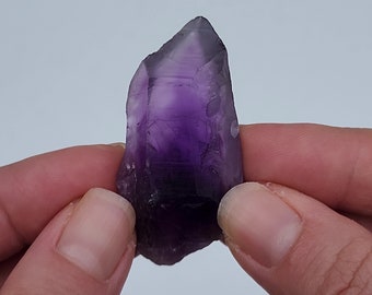 Natural Amethyst Crystal 5 cm long- Cameroon, Africa- Small Terminated Point- Activation, Semi Tabular, Facet Grade, Lemurian Lines- AC3