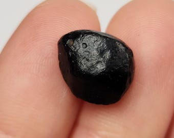 Australite Tektite, South Australia: 1.3 gram Australasian Impact- Shiny Smooth Core Shape- D16