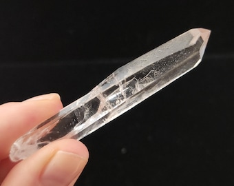 Starbrary Quartz: 2.75in or 7cm Long- Corinto, Brazil- 'Parallel World Planes', Keyed Root- EL20
