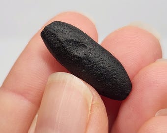 Australite Tektite Cigar Shape: Western Australia, North Goldfields Area- 2.32 gram- Australasian Impact- C2