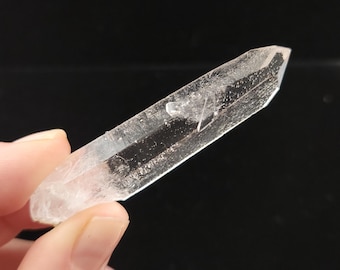 Starbrary Quartz: 2.7in or 6.9cm Long- Corinto, Brazil- 'Contained Empath'- EL18