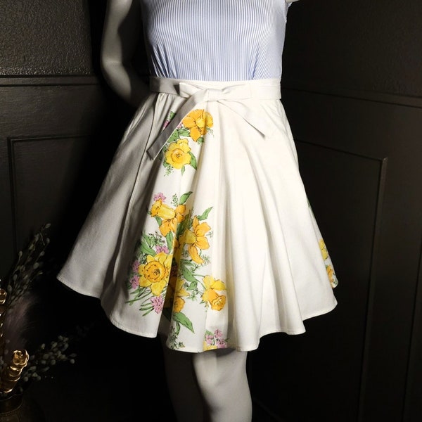 1X Wrap Skirt with Pockets Vintage Tablecloth Fabric White with Yellow Daffodils Retro Floral High Waist Knee Length Spring Fall