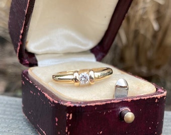 Vintage Stackable Bar-Set Full Brilliant Cut Diamond Solitaire Engagement Wedding Promise Ring in 10K Yellow Gold