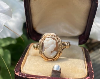 Antique Victorian shell cameo ring bezel set in 10k yellow gold