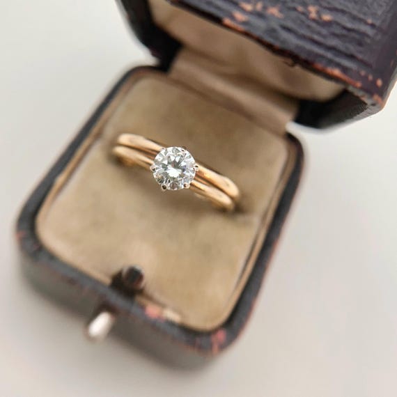 Vintage classically styled prong set solitaire wi… - image 1
