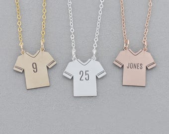 Regalo para mamá futbolera: collar personalizado con camiseta deportiva, chapado en oro de ley