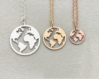 Collier carte du monde cadeau du jour de la Terre • Bijoux de remise des diplômes de globe-trotter • Voyage dans le monde Échange de devises Bijoux pour étudiants Cercle du monde Wanderlust