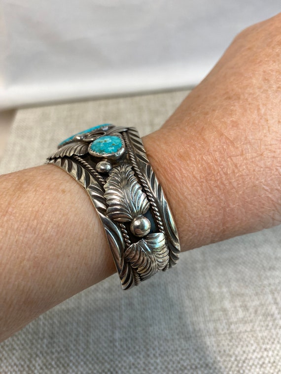Vintage Navaho sterling silver and turquoise cuff - image 2