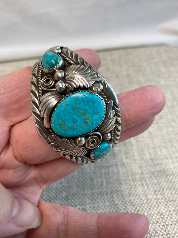 Vintage Navaho sterling silver and turquoise cuff - image 4