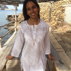 White tunica / blouse / kaftan / shirt / kundalini yoga dress bio cotton with hand embroidery