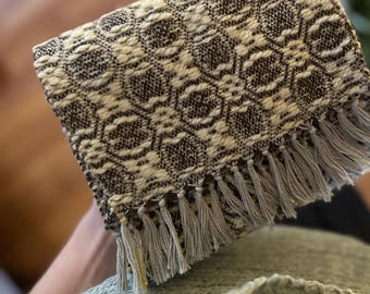 Woven wool scarf