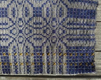 Woven/embroidered table cloth