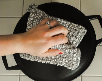 Handmade Pot Holder // Crochet Thermal Stitch Hot Pad // Kitchen Modern Minimalist Eco Friendly Kitchen Cooking Housewarming Hostess Gift