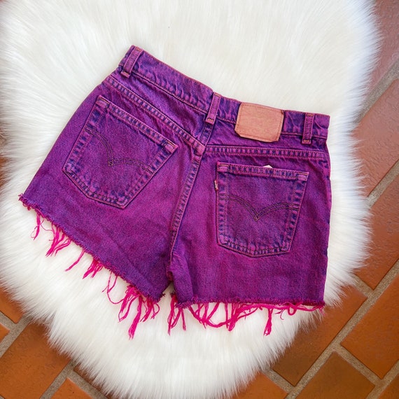 Pink levi shorts 2025